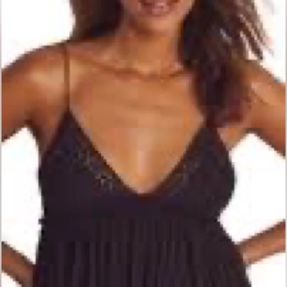 REVOLVE FREE PEOPLE BLACK CARRIE EYELET FREEFLOWING ADJUSTABLE STRAP TANK TOP!📦 - Picture 2 of 6